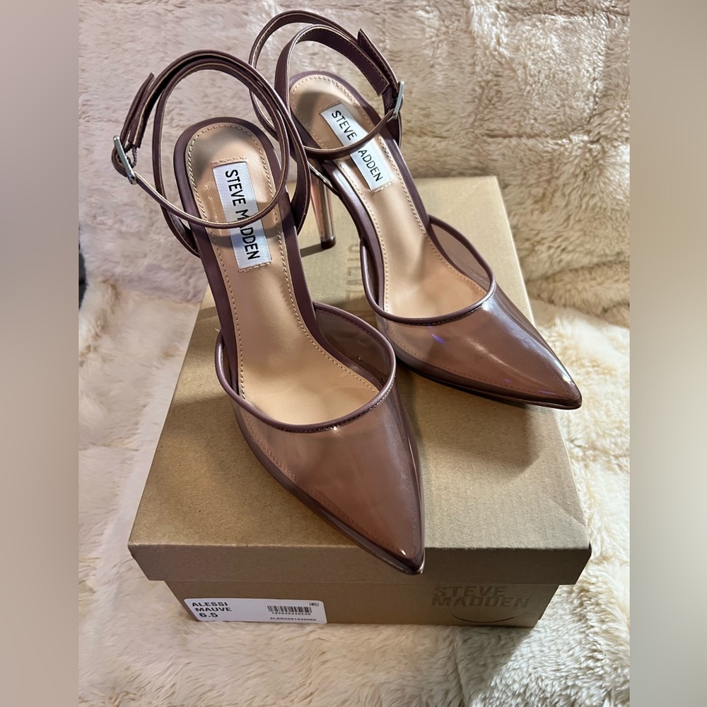 Steve Madden Alexis Pump in Clear Mauve. Size 6